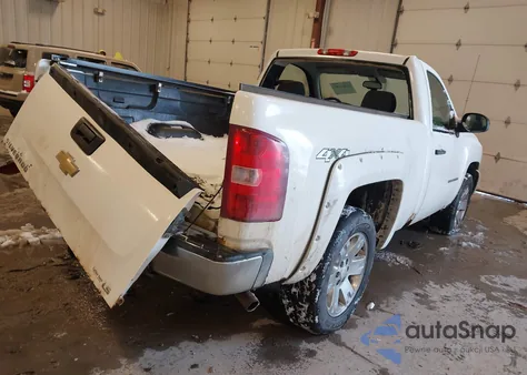 2009 Chevrolet Silverado 1500 Work Truck z USA, uszkodzony, nr VIN 1GCEK14X79Z205188